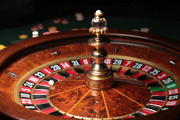 33zk app on a mobile device showing live dealer table